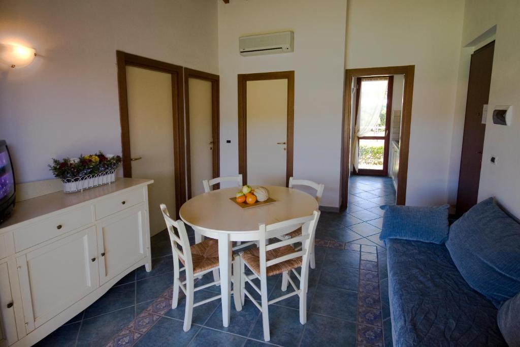 Villaggio Il Girasole Фоллоніка Екстер'єр фото