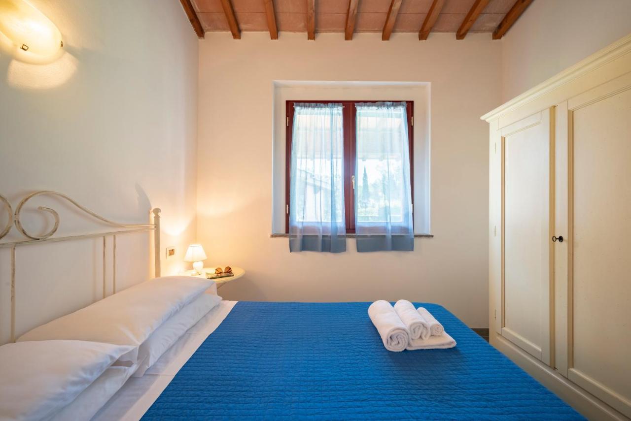 Villaggio Il Girasole Фоллоніка Екстер'єр фото