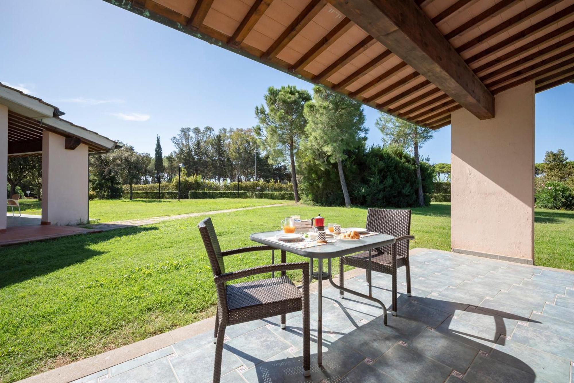 Villaggio Il Girasole Фоллоніка Екстер'єр фото