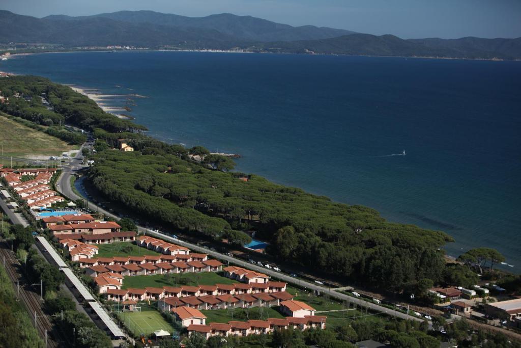 Villaggio Il Girasole Фоллоніка Екстер'єр фото