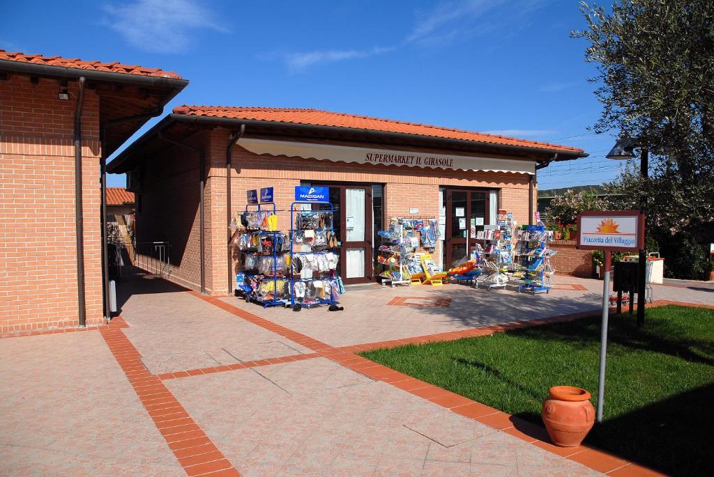 Villaggio Il Girasole Фоллоніка Екстер'єр фото