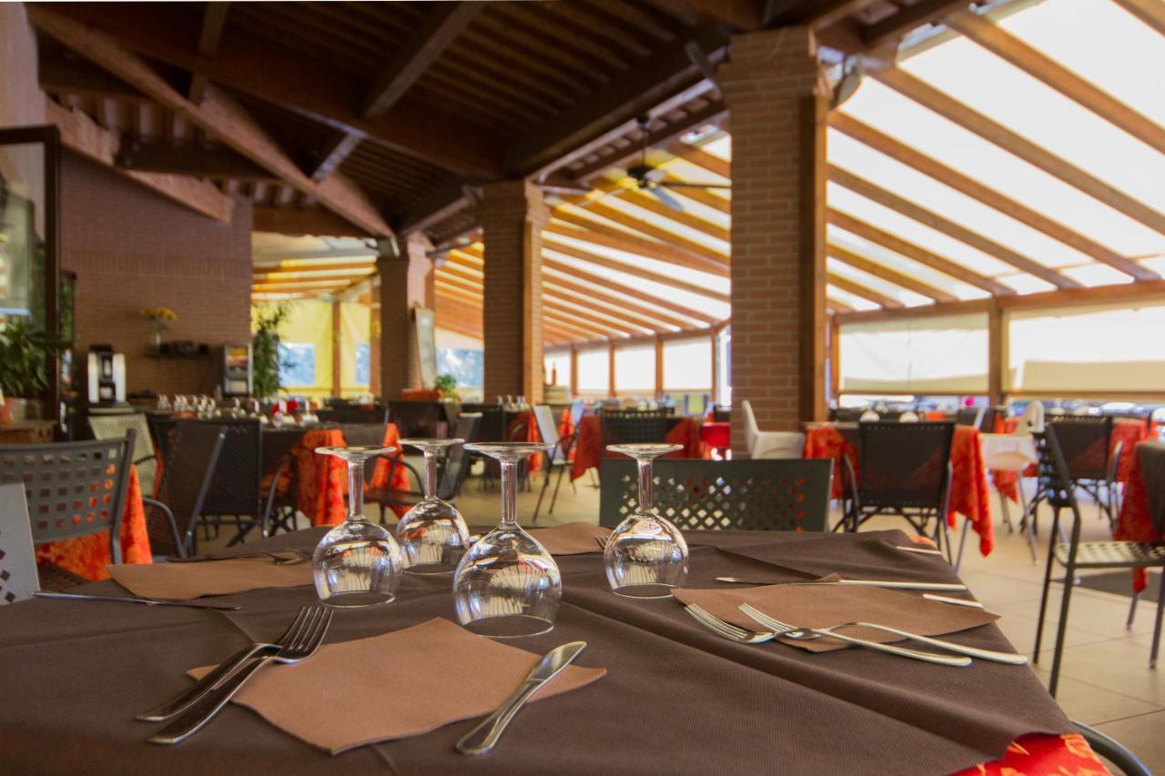 Villaggio Il Girasole Фоллоніка Екстер'єр фото